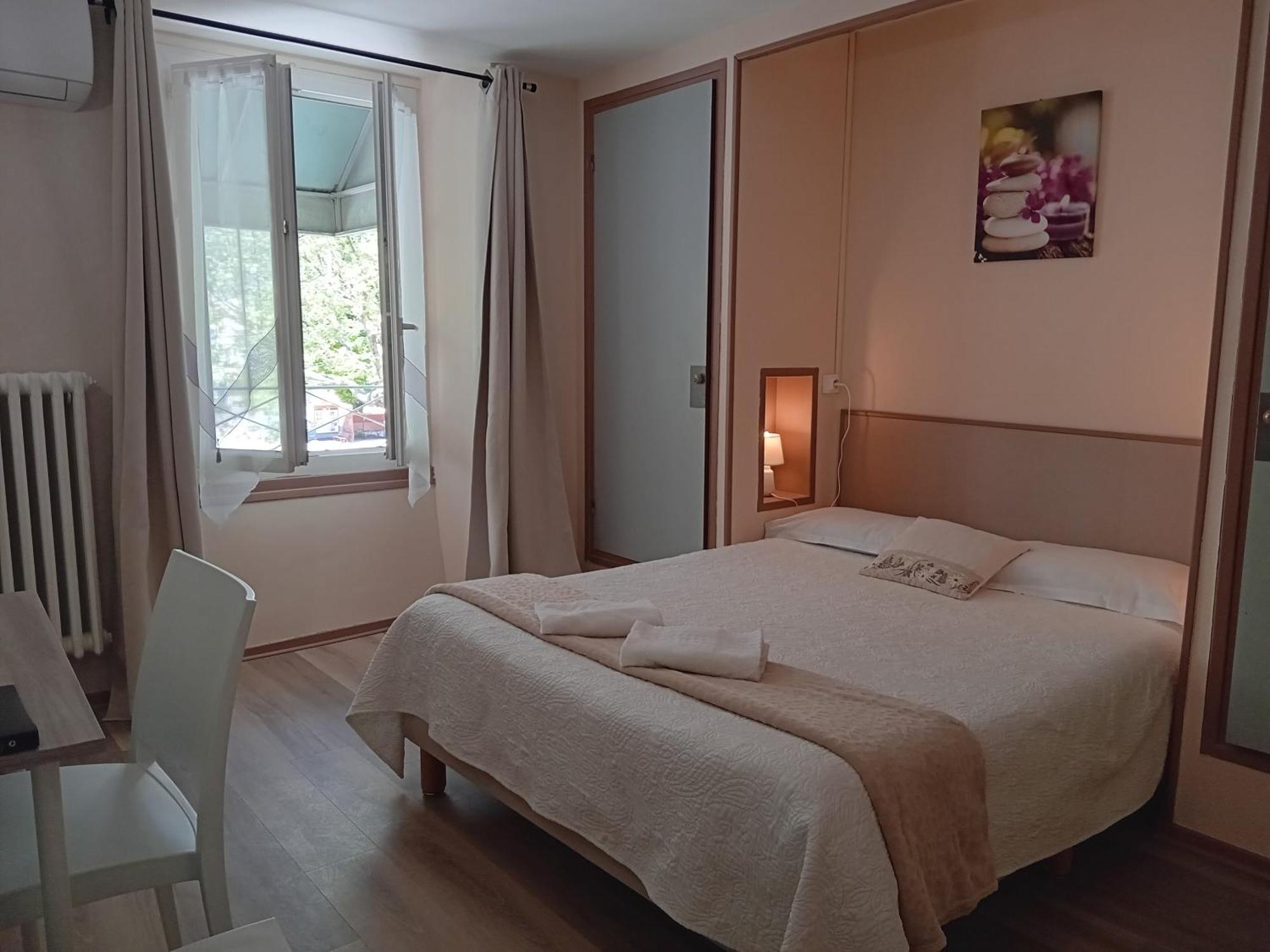 Hotel La Gravenne Thueyts Rum bild